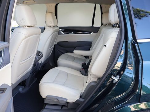 Certified 2025 Cadillac XT6 Premium Luxury image 14