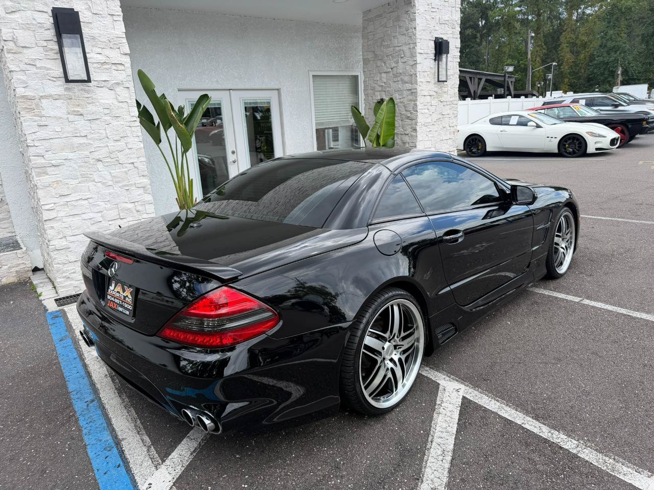 Used 2011 Mercedes-Benz SL 550 image 23