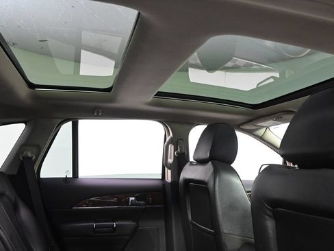 Used 2014 Lincoln MKX AWD w/ Equipment Group 102A image 17