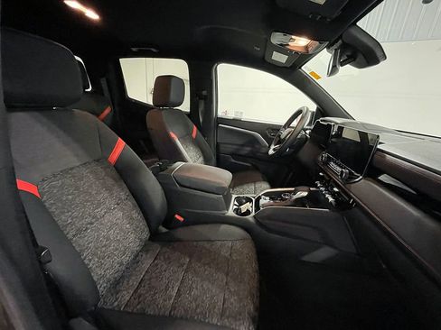 Used 2023 Chevrolet Colorado Z71 w/ Z71 Convenience Package 2 image 27