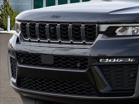 New 2026 Jeep Grand Cherokee L Limited AWD/4WD image 11
