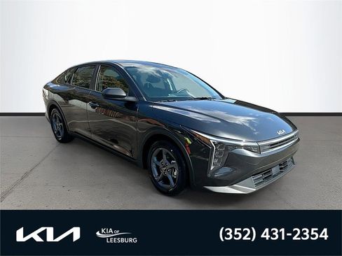 New 2025 Kia K4 LXS image 1