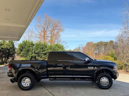 Used 2018 RAM 3500 Laramie Longhorn image 8