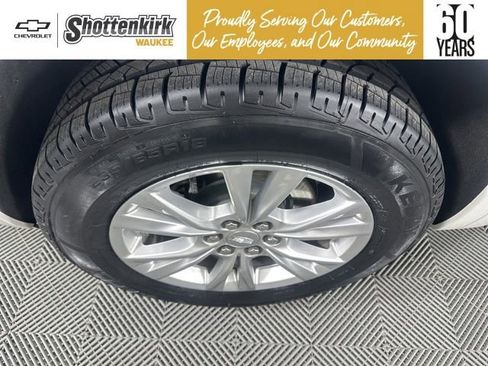 Used 2024 Cadillac XT6 Luxury w/ LPO, Floor Liner Package image 11