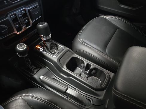 Used 2023 Jeep Wrangler Unlimited Sahara w/ Cold Weather Group AWD/4WD image 23