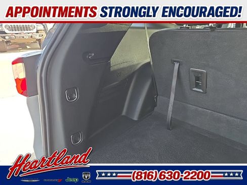 Used 2021 Chevrolet Traverse Premier AWD/4WD image 96