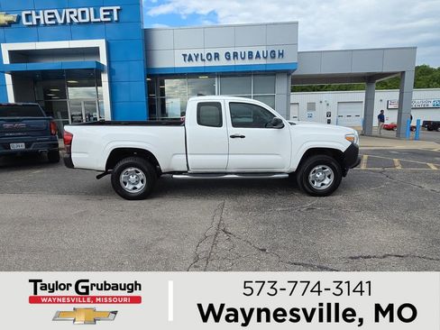 Used 2018 Toyota Tacoma SR AWD/4WD image 1
