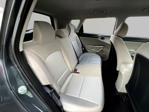 Used 2025 Kia Soul LX FWD image 24