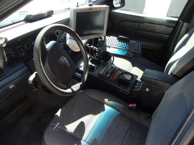 Used 2009 Ford Crown Victoria Police Interceptor RWD image 3