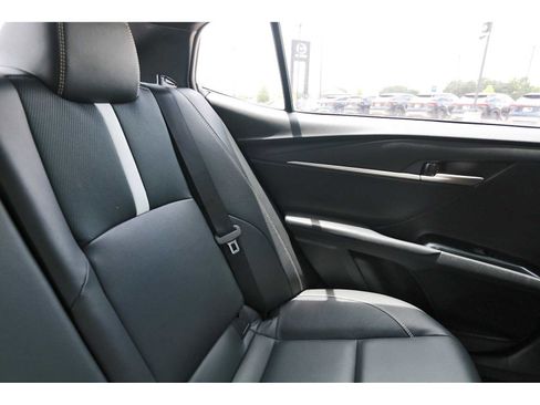 Used 2025 Toyota Camry SE w/ Convenience Package FWD image 10