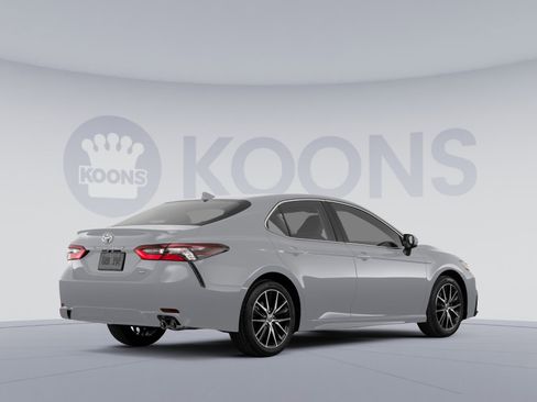 Used 2021 Toyota Camry SE image 4