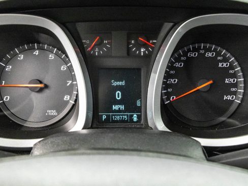 Used 2011 Chevrolet Equinox LT w/ Driver Convenience Package image 19