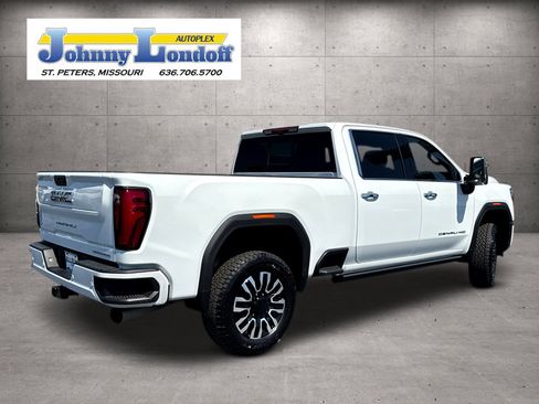 Used 2026 GMC Sierra 2500 Denali Ultimate AWD/4WD image 2