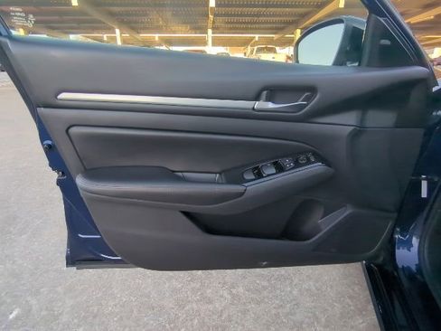 Used 2024 Nissan Altima 2.5 SR image 13