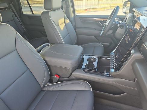 New 2026 GMC Yukon Elevation image 10