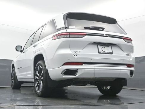 Used 2023 Jeep Grand Cherokee Overland AWD/4WD image 49