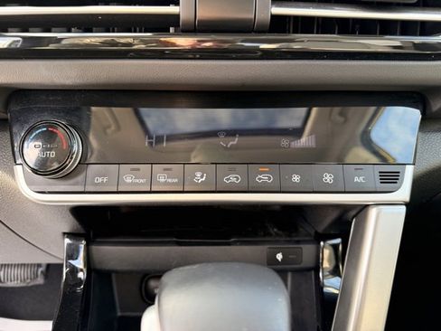 Used 2021 Kia Seltos SX w/ SX Sunroof Package image 28