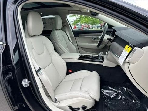 Certified 2024 Volvo S90 T8 Ultimate image 8