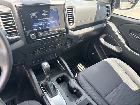 Used 2024 Nissan Frontier SV w/ SV Convenience Package RWD image 23
