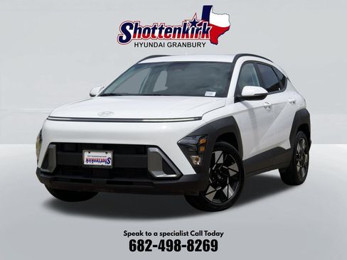 Used 2025 Hyundai Kona SEL FWD image 1
