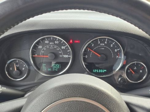 Used 2015 Jeep Wrangler Unlimited Sahara w/ Max Tow Package image 22