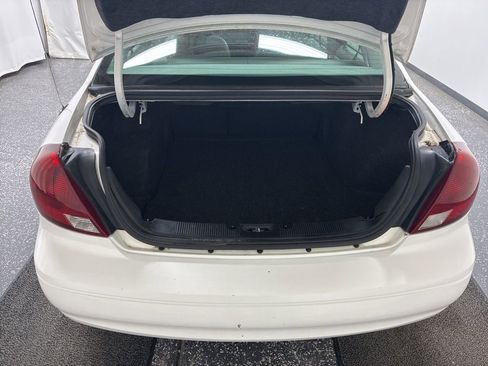 Used 2003 Ford Taurus SES image 6