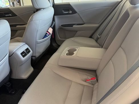 Used 2017 Honda Accord EX-L image 4