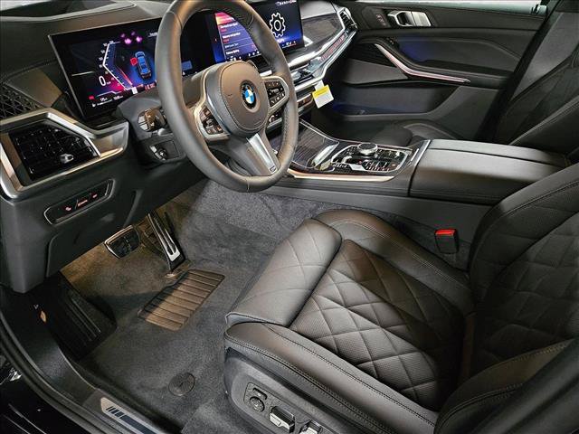 Used 2027 BMW X7 xDrive40i w/ M Sport Package AWD/4WD image 9