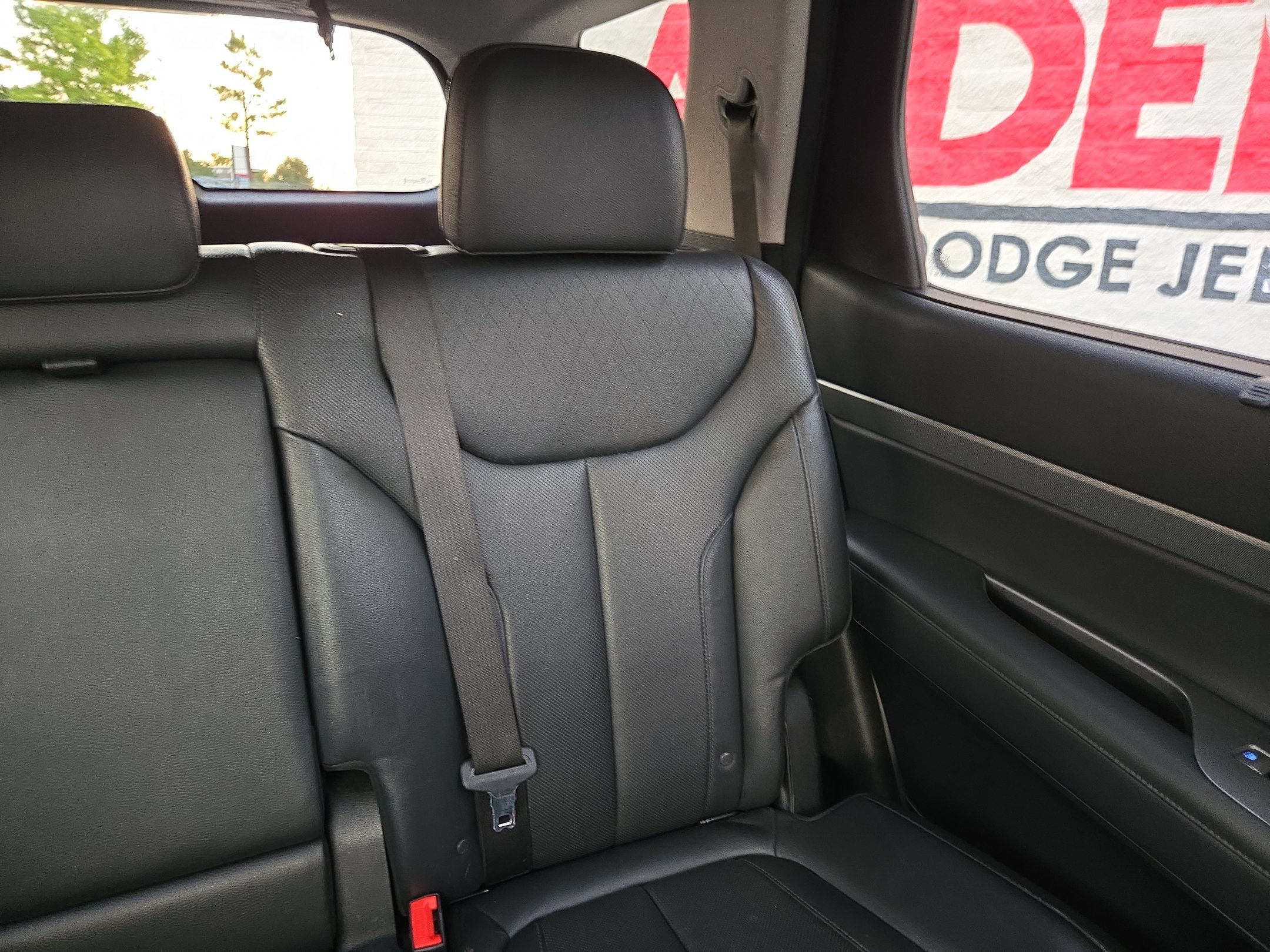 Used 2022 Hyundai Palisade SEL w/ 8P Bench Seat Package AWD/4WD image 14