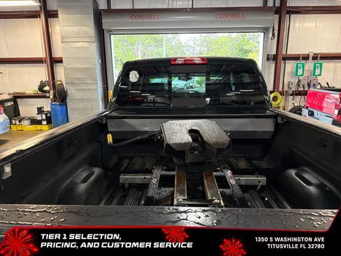Used 2015 GMC Sierra 2500 SLE w/ SLE Preferred Package RWD image 4