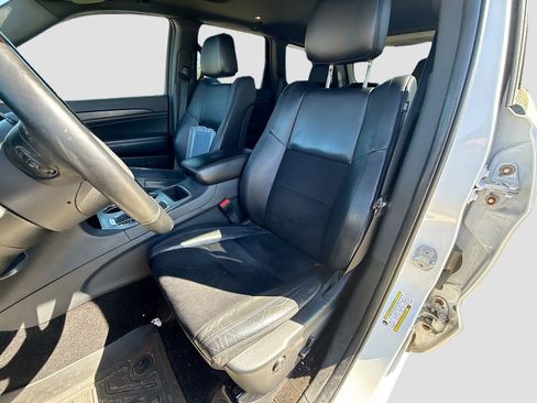 Used 2018 Jeep Grand Cherokee Altitude AWD/4WD image 14