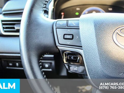 Used 2025 Toyota Camry SE image 25