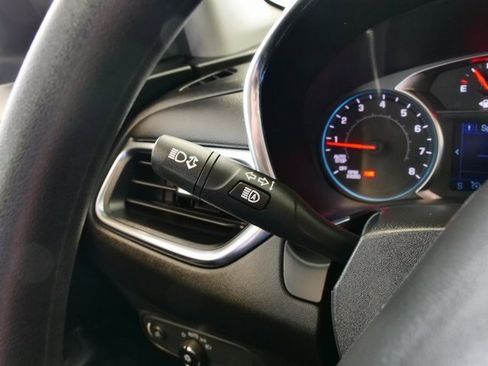 Used 2023 Chevrolet Equinox LT image 26