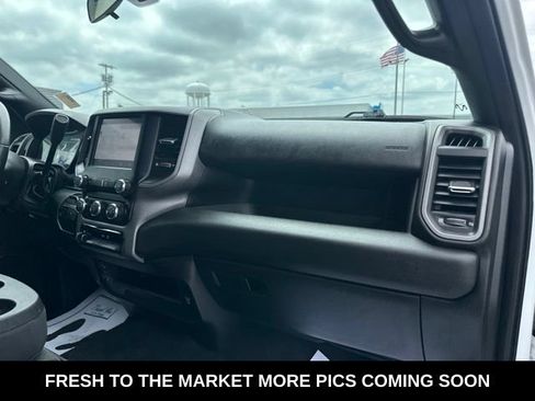 Used 2024 RAM 3500 Tradesman w/ Chrome Appearance Group AWD/4WD image 11