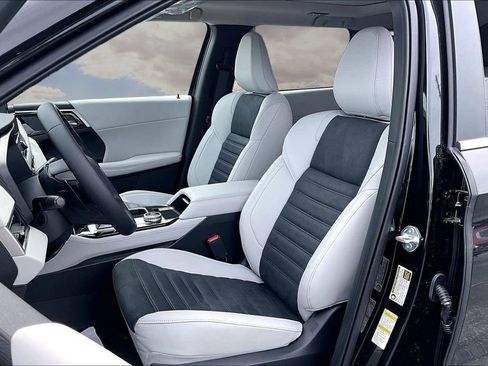 New 2026 Mitsubishi Outlander FWD image 9