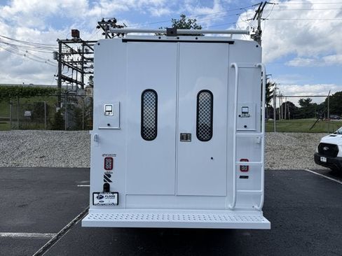 New 2027 Ford E-350 and Econoline 350 Super Duty w/ Power Equipment Group RWD image 6