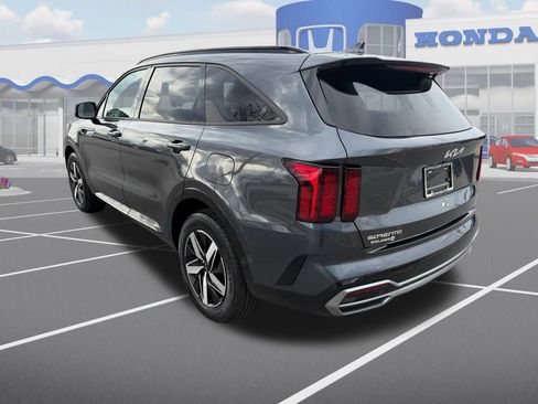 Used 2023 Kia Sorento S image 6