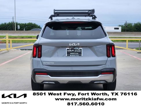Certified 2025 Kia Sorento S FWD image 5