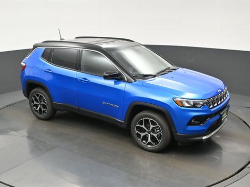 New 2026 Jeep Compass Limited image 24