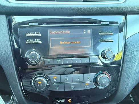 Used 2016 Nissan Rogue S AWD/4WD image 23