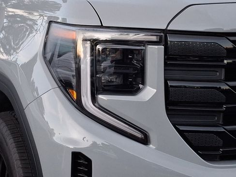 Used 2024 GMC Sierra 1500 Elevation AWD/4WD image 7