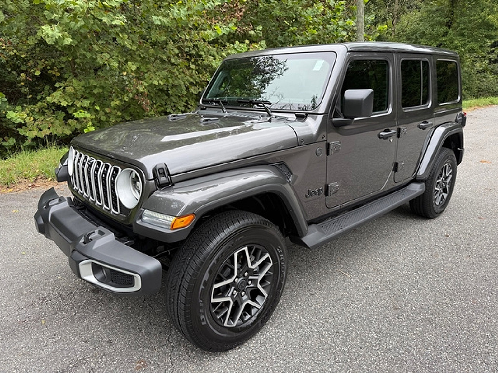 New 2027 Jeep Wrangler Unlimited Sahara AWD/4WD image 3