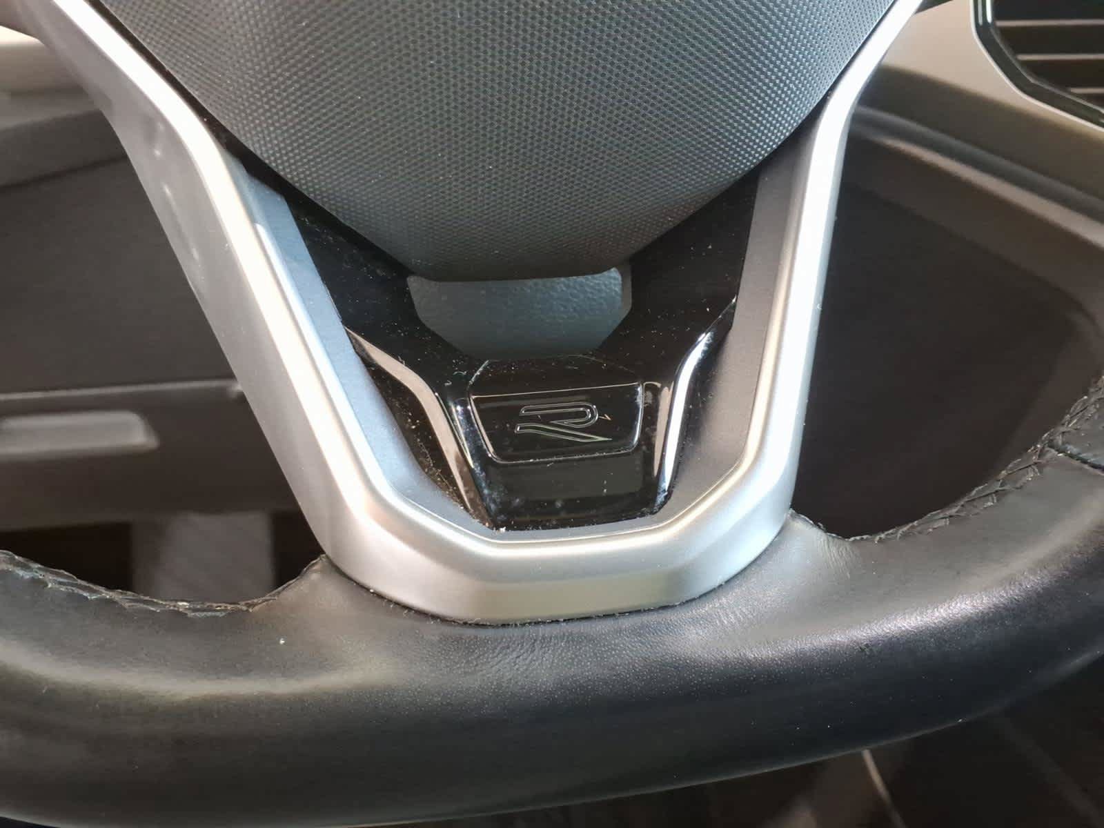 Used 2021 Volkswagen Atlas Cross Sport SEL R-Line AWD/4WD image 22