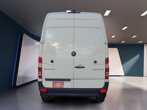 Used 2016 Mercedes-Benz Sprinter 2500 image 4