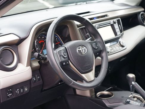 Used 2014 Toyota RAV4 Limited image 9