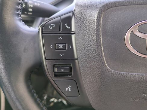 Used 2025 Toyota Prius LE FWD image 22