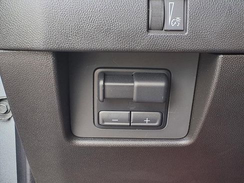 Used 2025 Chevrolet Colorado ZR2 image 9