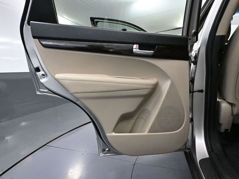 Used 2015 Kia Sorento LX image 33