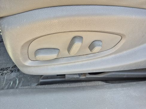 Used 2017 Chevrolet Impala LT FWD image 15