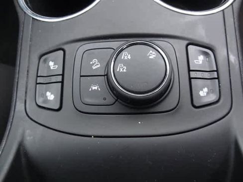 Used 2024 GMC Terrain SLT image 24